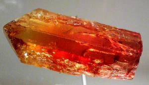 Топаз-империал. Экспонат Музея естествознания (Лондон, Великобритания)
