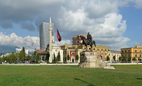 Tirana - Skanderbeg Square (Sheshi Skënderbej) - by Pudelek.jpg