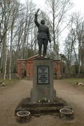 Alatskivi statue 01.jpg