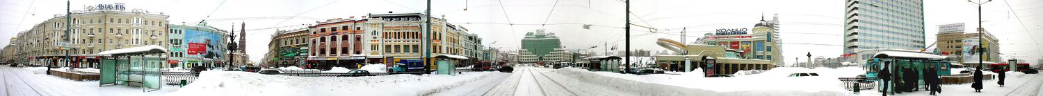 Мәйданның түгәрәк панорамасы (2010-2011 елның карлы кышы).