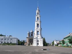 Georgijevskai-torg Jurjevecan rajonan administracijanke (huralpäi) i ph. Jurgijan jumalanpertinke kellčuhunduses (2008)