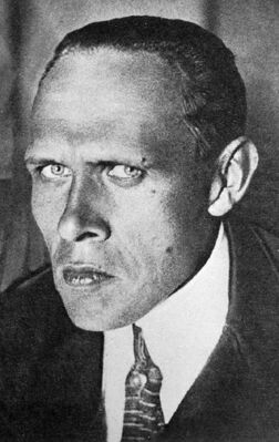Daniil Kharms in 1932.jpg