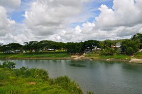 Las Navas River 1 (ElMelindo) - Flickr.jpg