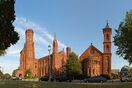 12072012 Smithsonian Building 03.jpg