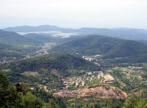 Tkibuli. View from north (Photo A. Muhranoff, 2011).jpg