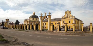Панорама монастиря Юра. Червоноград.jpg