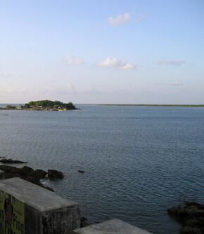 Capalonga coast (S. Ciencia) - Flickr.jpg