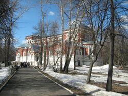 Hrustalin muzei (2011, ende ph. Jurgii-vägestusenkandajan päjumalanpert', om saudud vll 1892−1903)