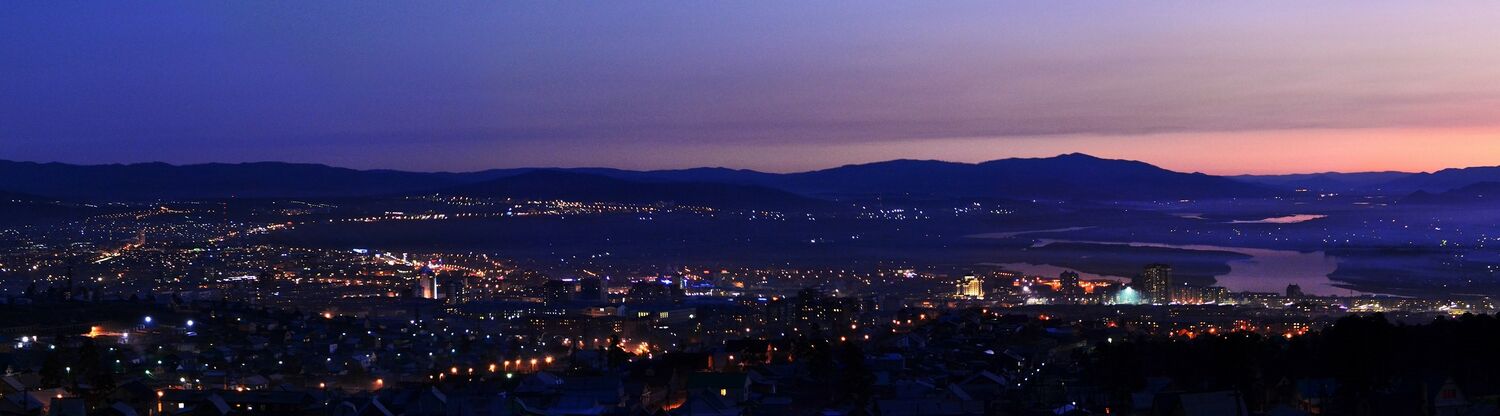 Кукша ту ҫинчи «Ринпоче Багша» дацан лаптӑкӗнчен курӑнакан Улан-Удэ панорами