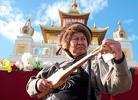 Каруев В.О., калмыцкий певец.PNG