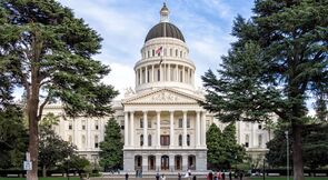 Sacramento,-California---State-Capitol (cropped).jpg
