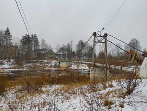Прионежский р-н, Ладва, пешеходный мост через Ивину (2).jpg