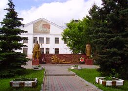 Urenin rajonan kul'turkeskuz i Suren sodan memorial (2007)