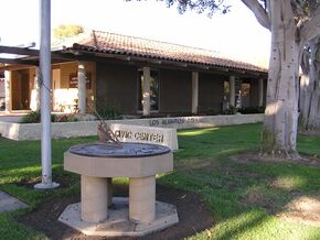 Los alamitos city hall.jpg
