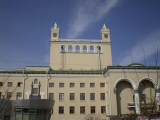 Театрай ордон. Зүүн тала.