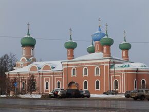 Спасо-Преображенский собор в Тихвине.jpg