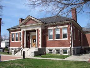 Ashland Public Library, April 2010, MA.jpg