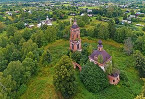 Unzha ResurrectionChurch 110 0484.jpg